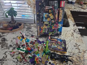 LEGO DC Super Heroes Jokerland Set 76035