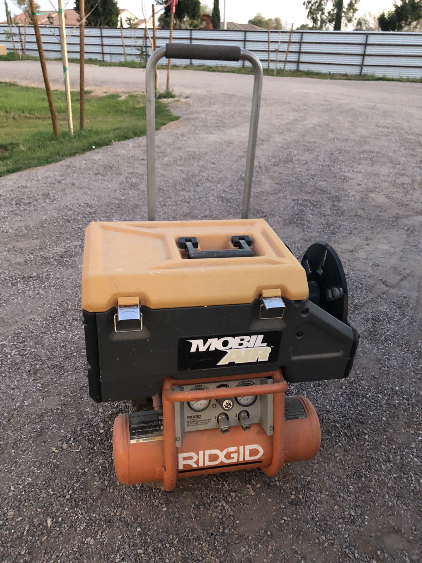 RIDGID MOBIL AIR COMPRESSOR