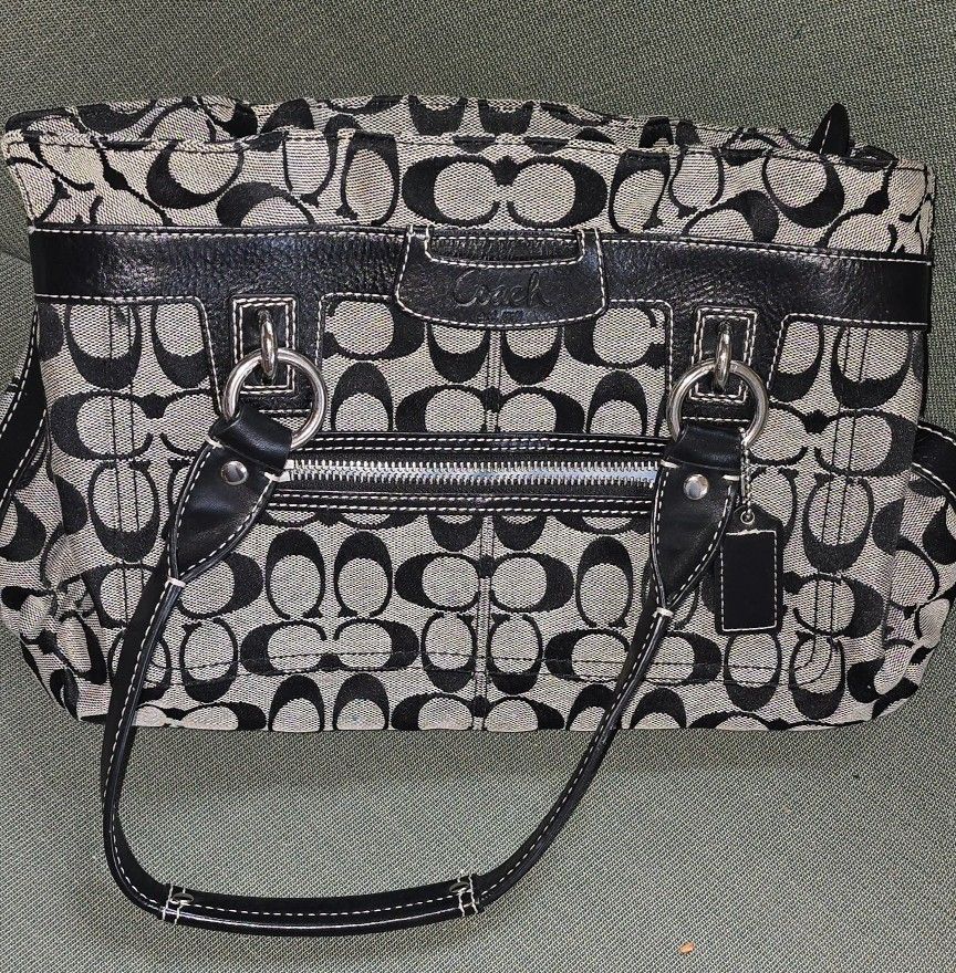 Authentic Coach Signature Purse