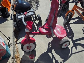 Radio Flyer sit and strol  bike
