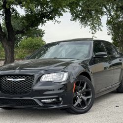 🚀2022 Chrysler 300s 