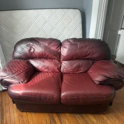 Loveseat/ Double Bedframe 