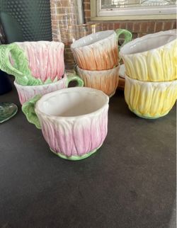 Set of 7 vintage Bombay tulip cup mugs