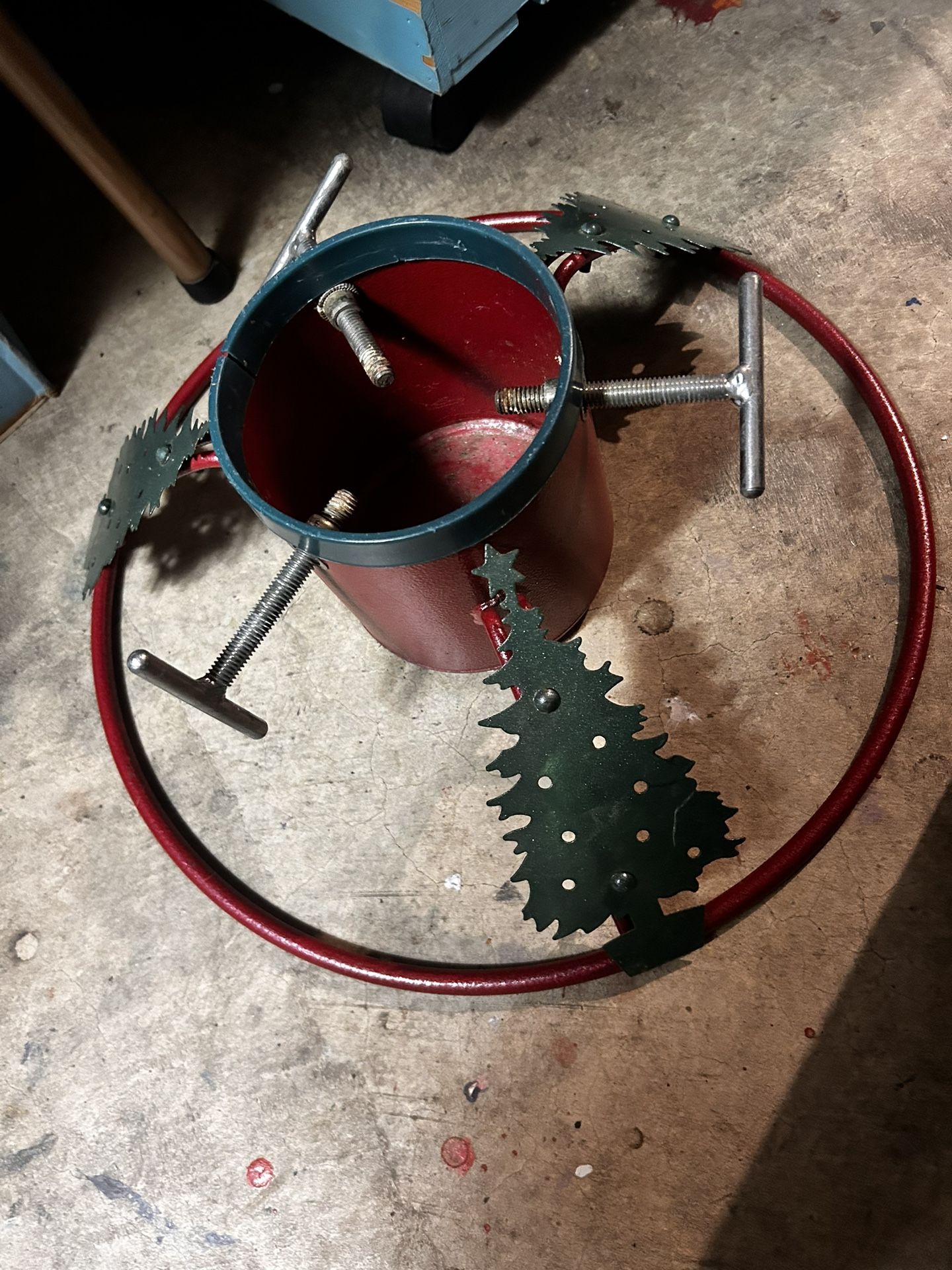 Vintage Tree Stand (Metal)