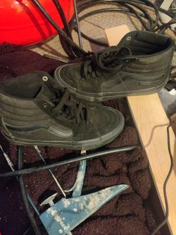 All Black Vans hi-top