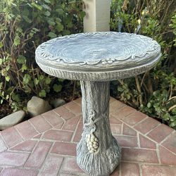 New freshly painted Beautiful bird bath