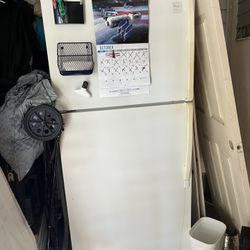 Refrigerator $200 Winfow Unit 5000 BTU $80