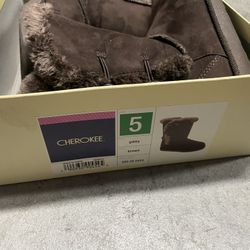snow boots size 5 brown