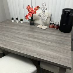 Dining Room Table 