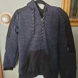 JACKET BRAND NEW. W/ THA TAGS .  VERY WORM  .