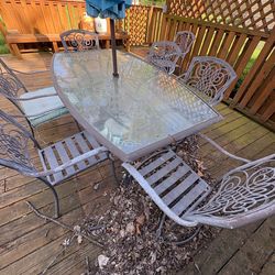 Patio set 6 chairs and umbrella