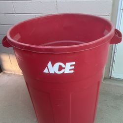ACE Hardware Plastic 32 Gallon Garbage Can