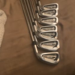 Cleveland CG 16 Tour Irons In Excellent Condition