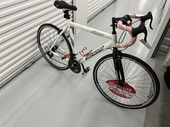 Genesis Saber 700c Bike for Sale in Brentwood NC OfferUp