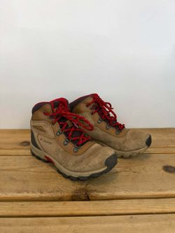 Columbia Newton Ridge Plus Hiking Boots Size 3Y