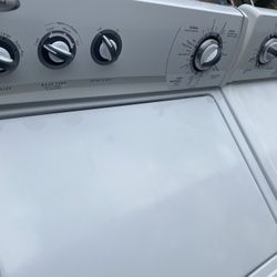 Like New Whirlpool Washer And Dryer Set Free Delivery And Warranty