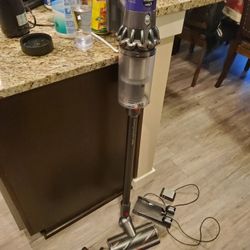 Dyson V10 Vacuum Animal Excellent Condition Superclean Excellent Battery