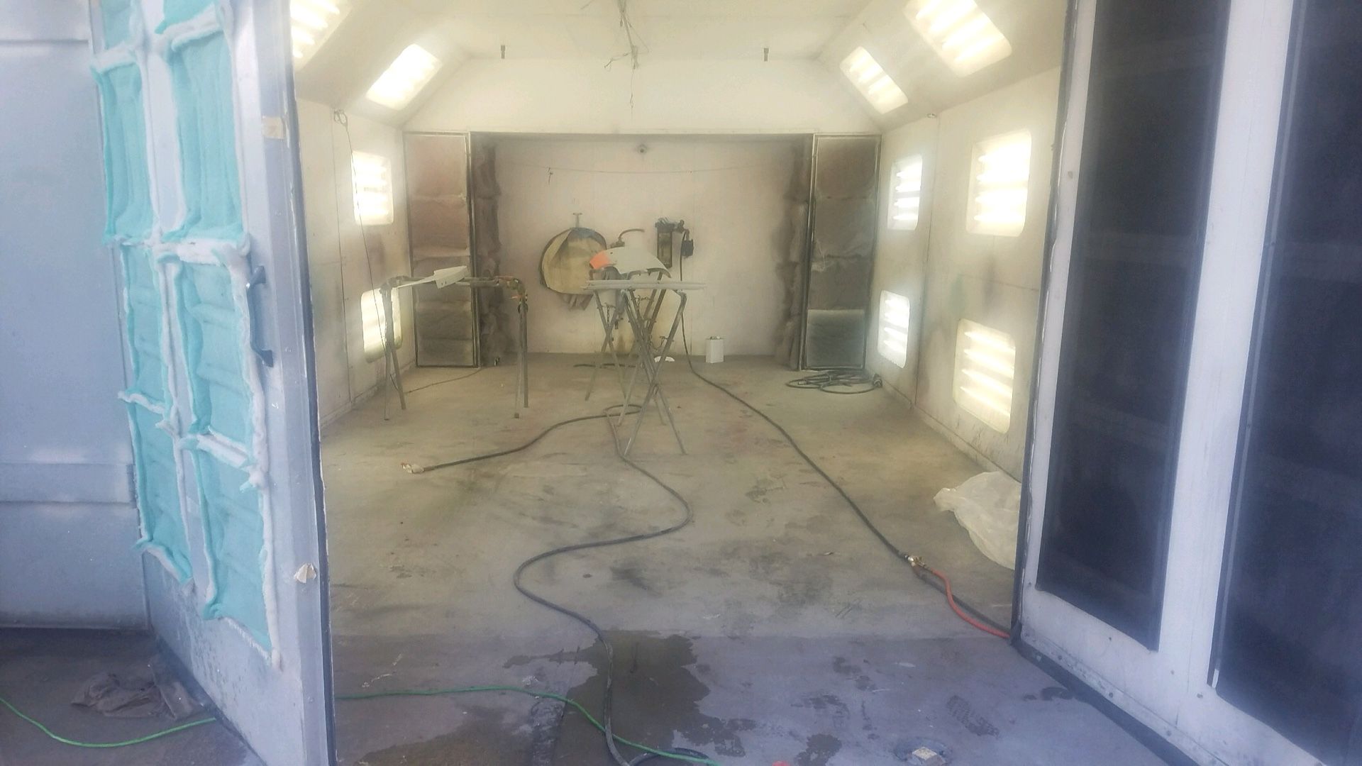 Paintbooth / Spray booth with Fire Suppression system