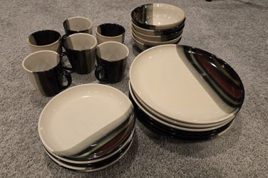Dinnerware Set