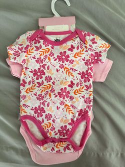 Baby girl clothes 0-3 month