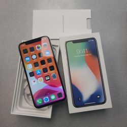 Apple iPhone X 64GB in Silver (Factory Unlocked/Desbloquiado) - $325
