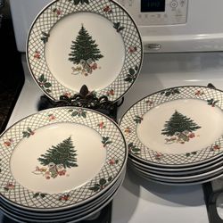 12 Mikasa heritage Christmas plates