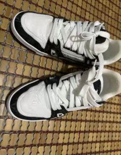 Fashionable sneakers