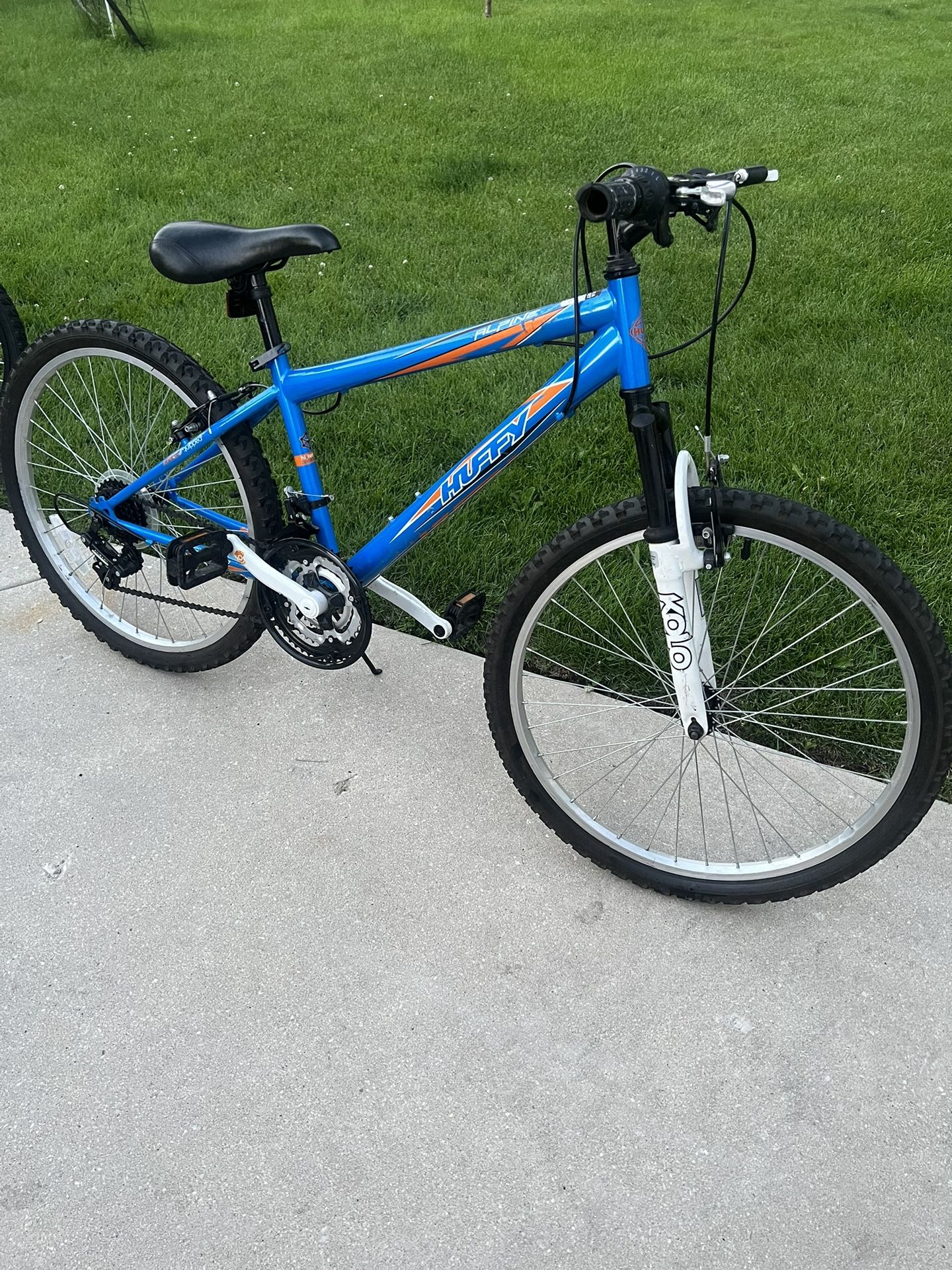 24” Inch Huffy Alpine Mountain Bike