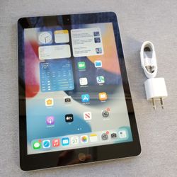 Apple iPad 5 - Wifi - Like New 