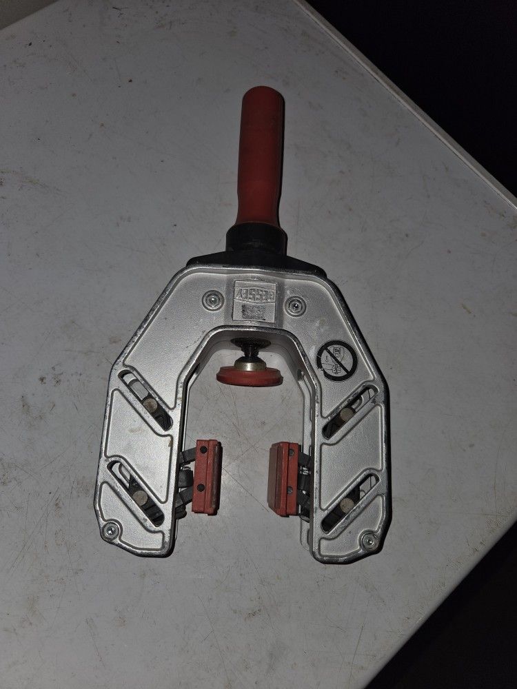 8 Bessey Edge Clamps