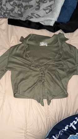 Medium long sleeve crop top
