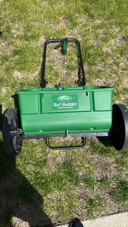 Fertilizer / seeder