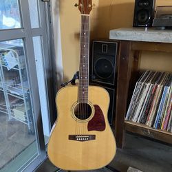 Ibanez Artwood AW100 Acoustic Guitar. 