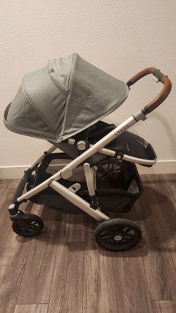 Uppababy Vista v2 Stroller w/ Accessories