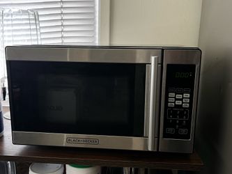 BLACK+DECKER microwave