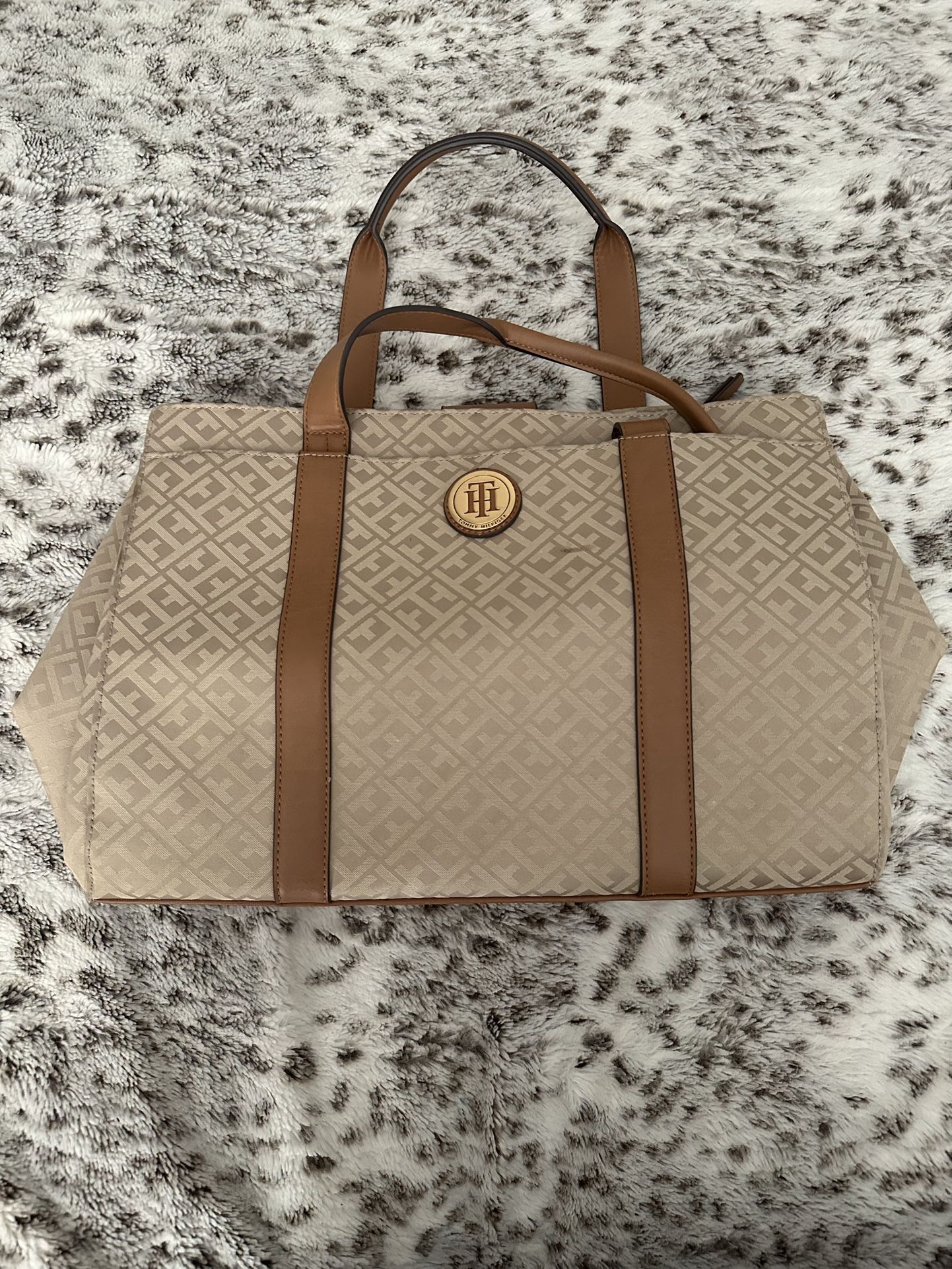 Tommy Hilfiger Purse 