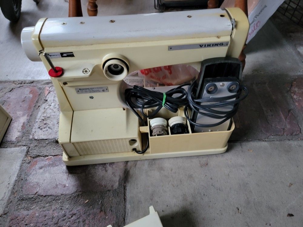 Sewing Machine H 2000 Viking