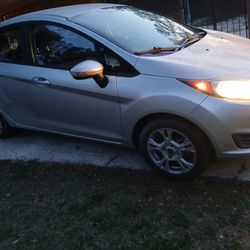 2015 Ford Fiesta