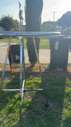 Circle rack for boutique 3 feet
