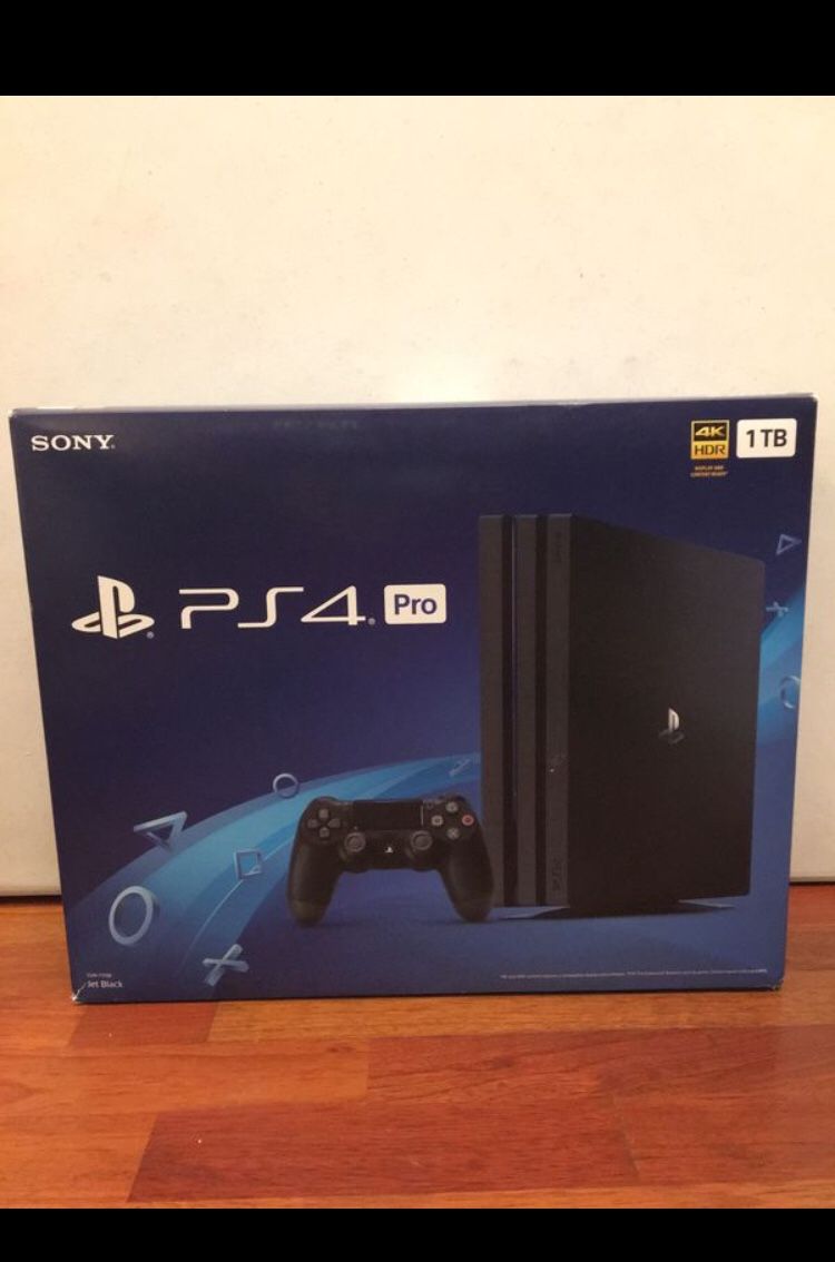 NEW PlayStation 4 pro 10/10 & New Call OF Duty game