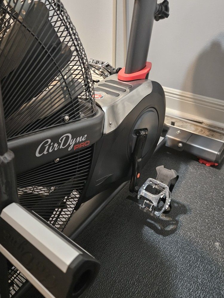 Schwinn Airdyne Pro Bike AD7, Bowflex Max trainer M5, Octane Ro Rowing Machine