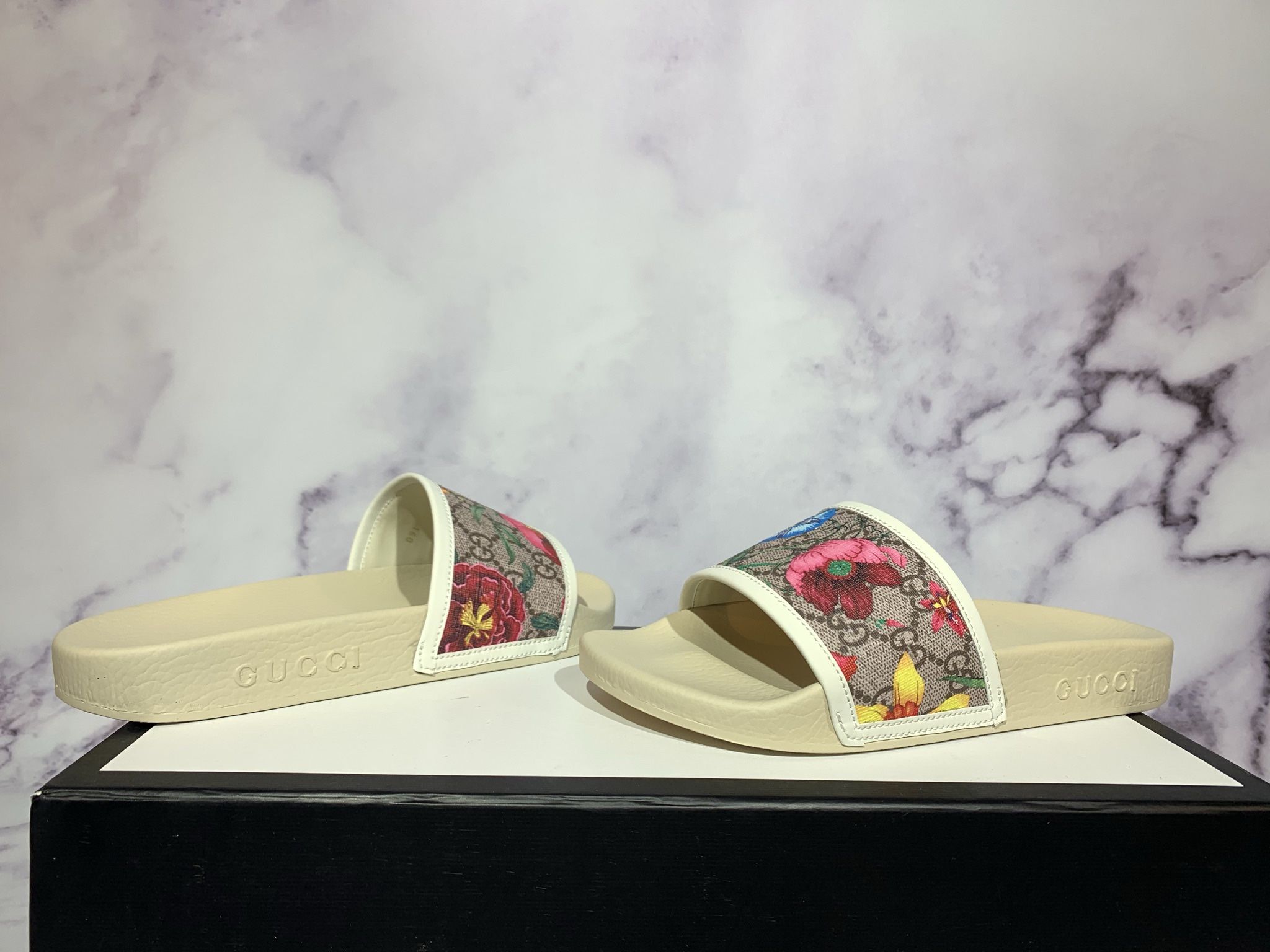 Gucci Flora GG Slides – Women’s Sizes 5.5, 6, 8.5 & 9 Ready for Pickup!