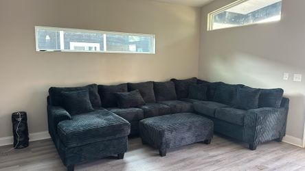 Navy Blue Sectional. 🚚WE DELIVER🚚