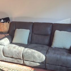 Electronic 3 Person Leather Couch USB
