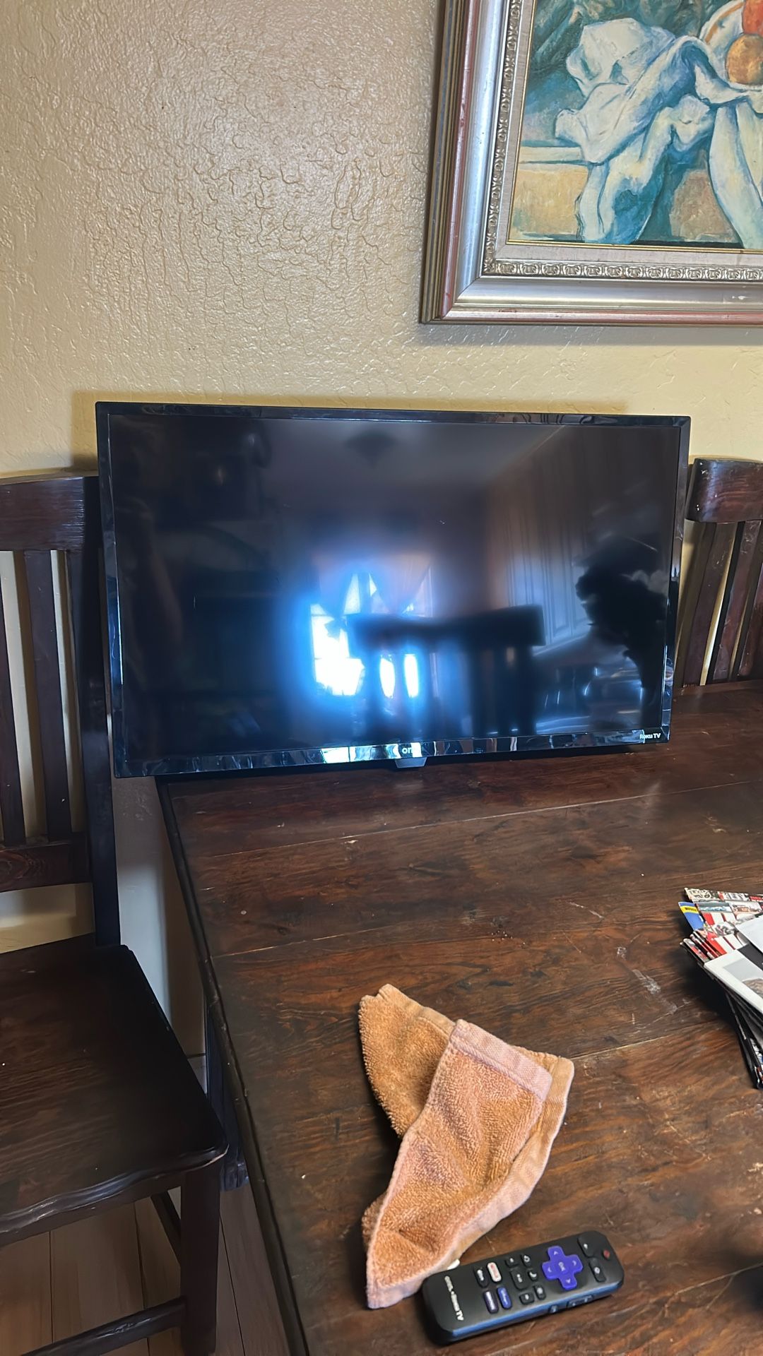 32”Smart Tv With Wall Mount And Remote