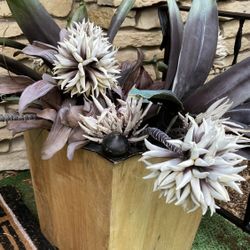Large decorative planter 