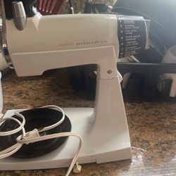Mixer 12 Speed Works Really Good 