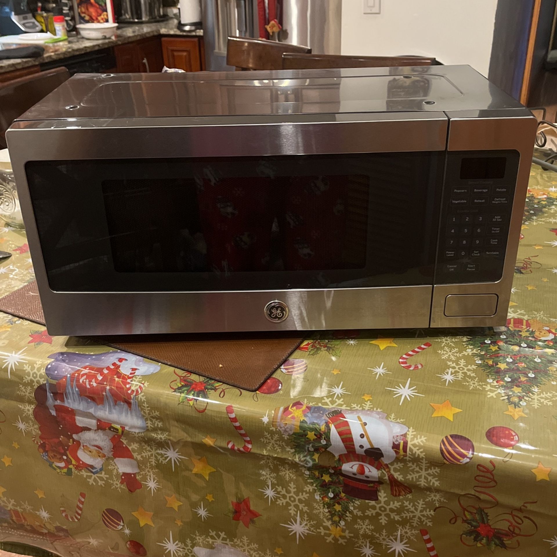 General Electric Microwave 800 Watts