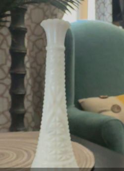 Vintage 50's  Milk Glass Bud vase
