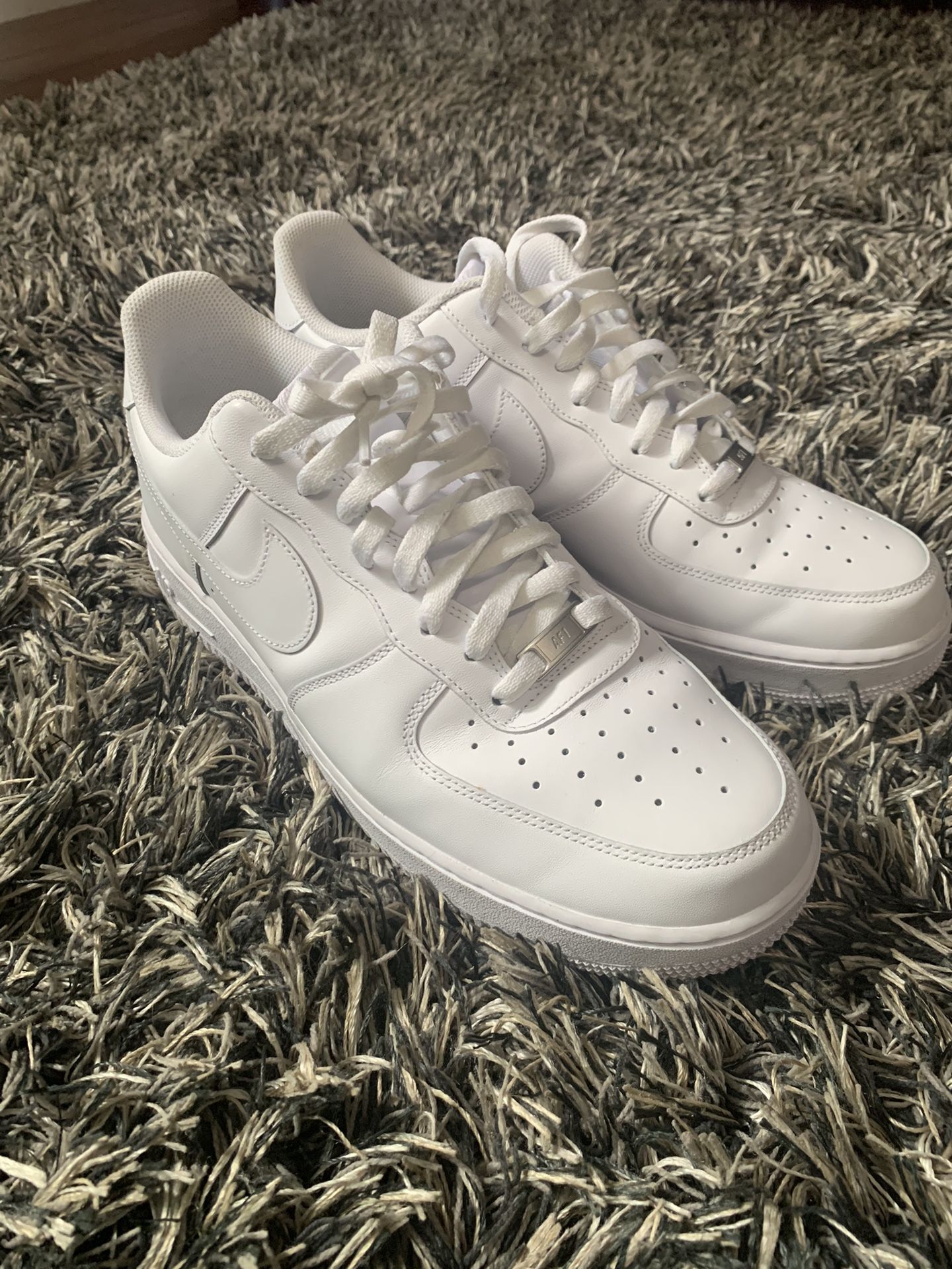 NIKE AIR FORCE 1 